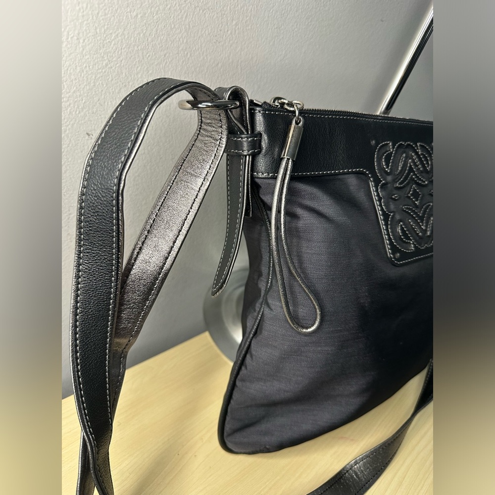 LOEWE CROSSBODY WITH COA - Picture 3 of 13